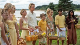 Plakat serialu „Tego lata stałam się piękna”