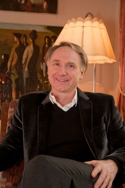 News - Dan Brown oskarony przez by on o prowadzenie podwjnego ycia. Pisarz wyda owiadczenie