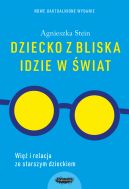 Okadka - Dziecko z bliska idzie w wiat