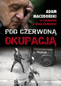 Okadka ksiki - Pod czerwon okupacj