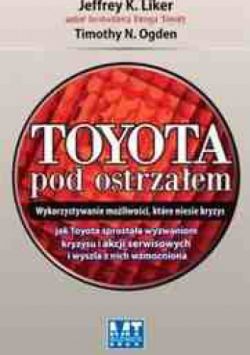 Okadka ksiki - Toyota pod ostrzaem