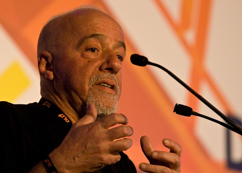 News Paulo Coelho chce edukowa Afryk, wic rozdaje swoje ksiki za darmo 