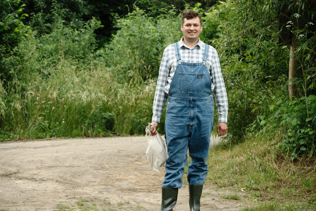 News Farma sezon 3 - odcinek 9 i 10. Konajcy z godu farmerzy w kocu mog zrobi zakupy. Czas na uczt! 