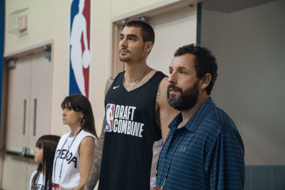 News „Rzut ycia” – sportowa komedia z Adamem Sandlerem ju dzi na Netflixie