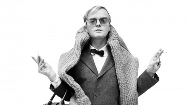 Recenzja filmu Capote. Biografia genialnego potwora