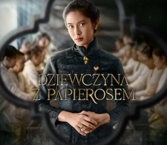 Dian Sastrowardoyo w serialu "Dziewczyna z papierosem" na Netflix.