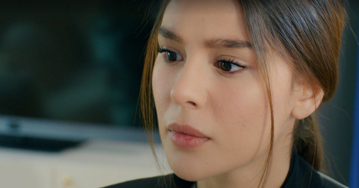 Miłość i nadzieja 145 - kadr z serialu. Zeynep odkrywa kłamstwa Ardy