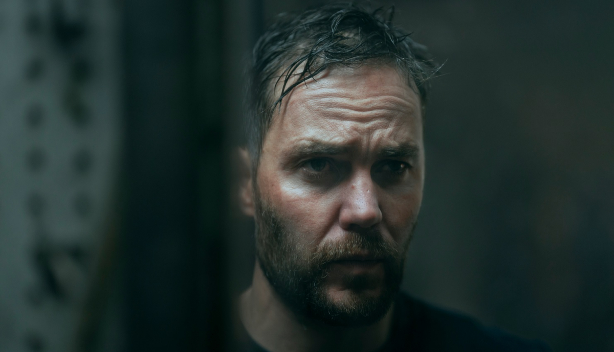 Taylor Kitsch w fabularyzowanym serialowym dokumencie Netfliksa "Zabić ból". 