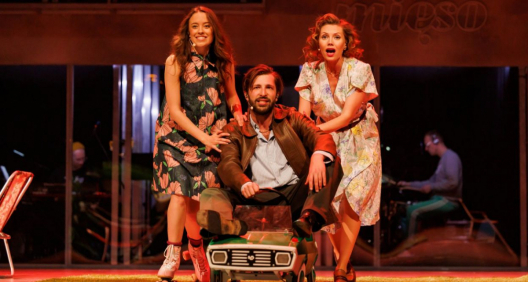 Kadr ze spektaklu Dowód na istnienie drugiego