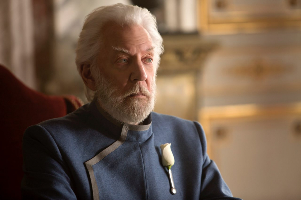 Donald Sutherland w roli prezydenta snowa w serii filmów Igrzyska Śmierci