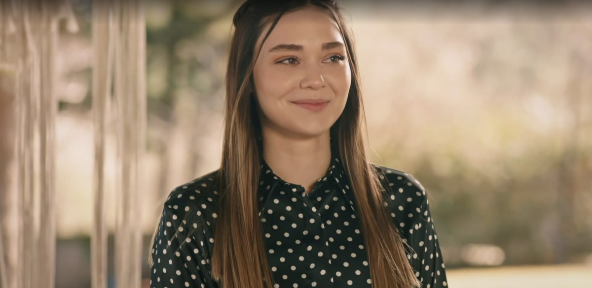 Asu jest zakochana w Alperze w 157 odcinku serialu Wichrowe wzgórze