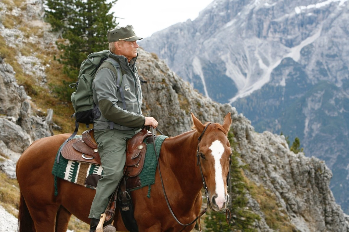 Terence Hill jako Pietro w serialu "Krok do nieba". 