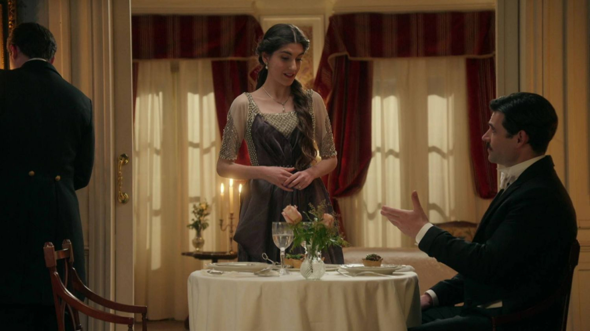 Bohaterowie serialu "La Promesa - pałac tajemnic", emitowanego na antenie TVP 2.